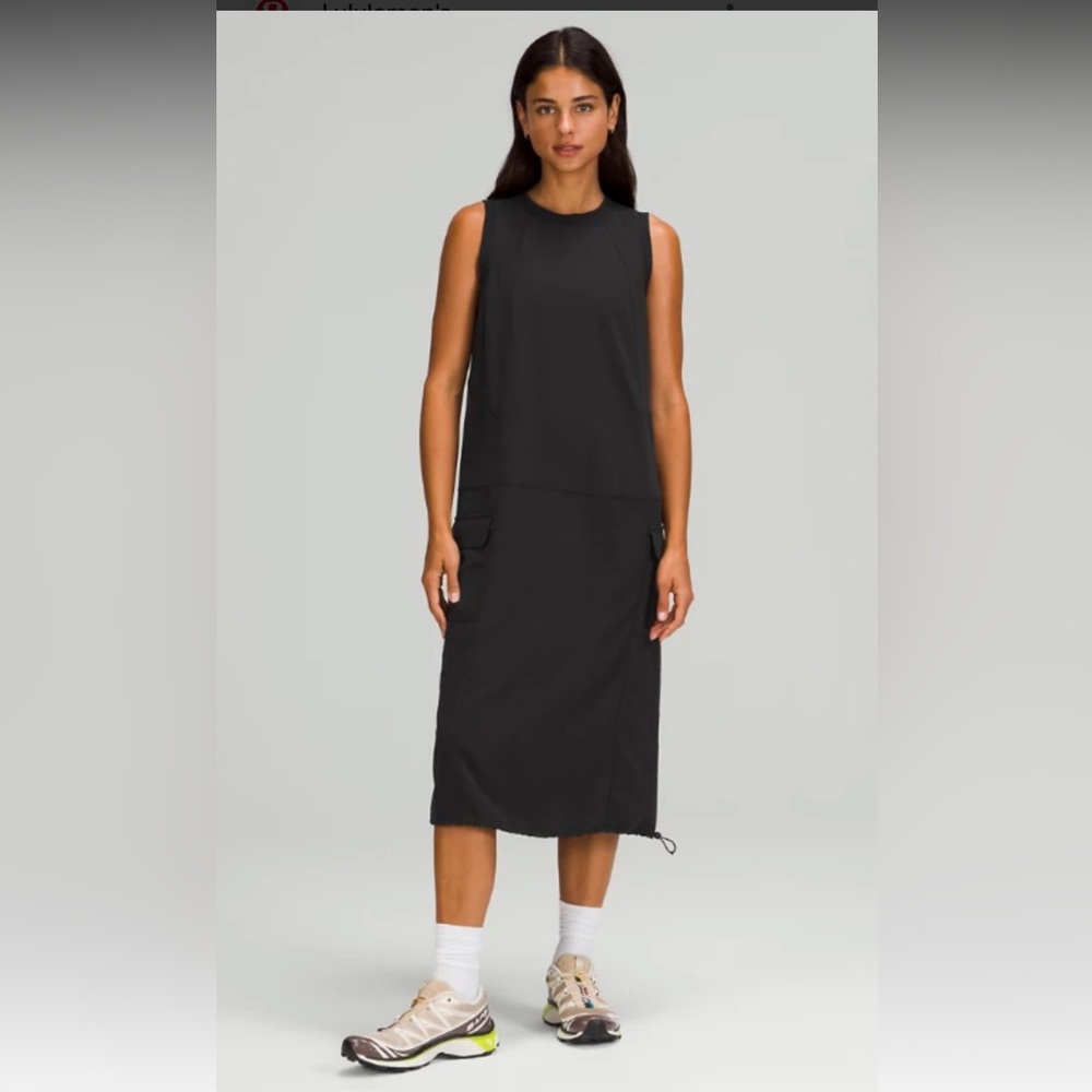 Lululemon athletics Pocketed Drop Waist Midi Dress Black, size 0